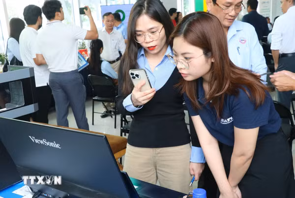 Chuyển đổi số từ cơ sở ở tỉnh Tây Ninh: Lấy người dân làm trung tâm