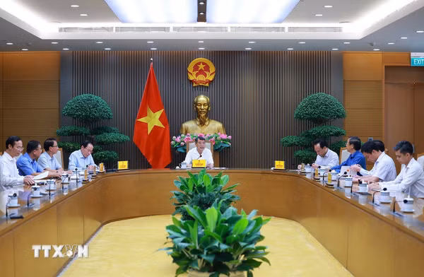 Thủ tướng Lê Minh Hưng chủ trì họp về phát triển giáo dục và đào tạo