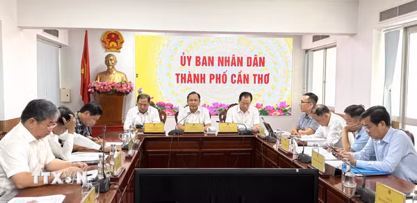 Cần Thơ rà soát, điều chỉnh tăng trưởng kinh tế quý 4 và năm 2026
