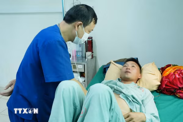 Kịp thời cứu sống 4 người bị ngộ độc do ăn nấm lạ ở Lai Châu