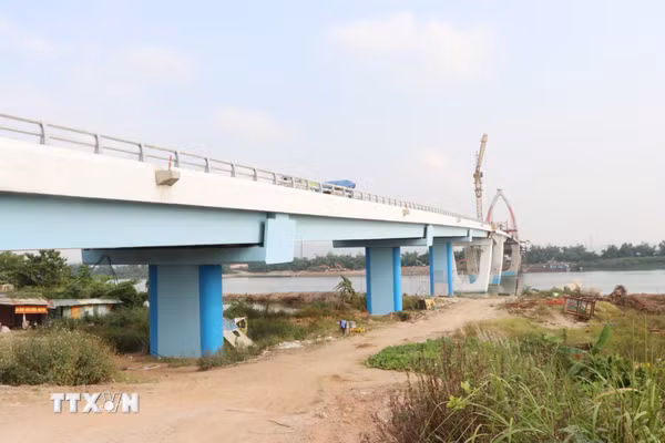 Hải Phòng: Hợp long cầu Tân An vượt qua sông Kinh Thầy