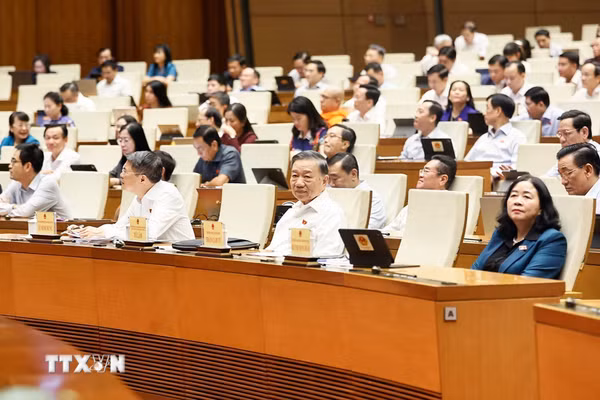 Quốc hội thảo luận ở hội trường về tình hình thực hiện kế hoạch phát triển kinh tế-xã hội năm 2026