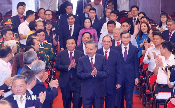 Tổng Bí thư, Chủ tịch nước dự Lễ kỷ niệm 30 năm Ngày thành lập Hội đồng Lý luận Trung ương