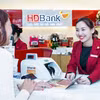 Giao dịch tại HDBank. (Ảnh: Vietnam+)