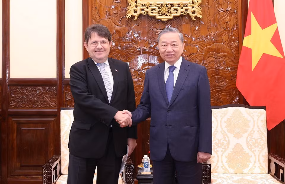 Tổng Bí thư, Chủ tịch nước Tô Lâm tiếp Đại sứ Cộng hòa Áo tại Việt Nam Philippo Agathonnos. (Ảnh: Lâm Khánh/TTXVN)