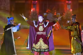 Hình ảnh người anh hùng áo vải Quang Trung-Nguyễn Huệ được tái hiện trong chương trình. (Ảnh: Thanh Tùng/TTXVN)