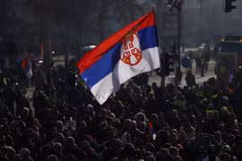 Quốc kỳ Serbia. (Nguồn: SWI)