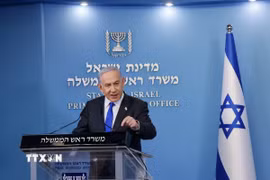 Thủ tướng Israel Benjamin Netanyahu phát biểu trong một cuộc họp báo tại Jerusalem. (Ảnh: THX/TTXVN)