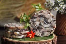 Tự tay làm giò xào - món ngon truyền thống đậm đà “hương Tết Việt”
