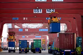 Quang cảnh cảng hàng hóa tại Thanh Đảo, tỉnh Sơn Đông (Trung Quốc). (Ảnh: THX/TTXVN)