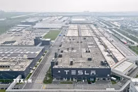 Một nhà máy của hãng Tesla. (Ảnh minh họa. THX/TTXVN)