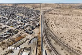 Một phần bức tường biên giới Mỹ-Mexico. (Ảnh minh họa: THX/TTXVN)