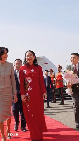 Phó Chủ tịch nước Võ Thị Ánh Xuân đến thủ đô Tbilisi, bắt đầu thăm chính thức Gruzia. (Ảnh: Tâm Hằng/TTXVN)
