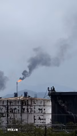 Toàn cảnh Khu liên hợp Công nghiệp Hóa dầu Jose Antonio Anzoategui tại bang Anzoategui, Venezuela. (Ảnh: THX/TTXVN phát)