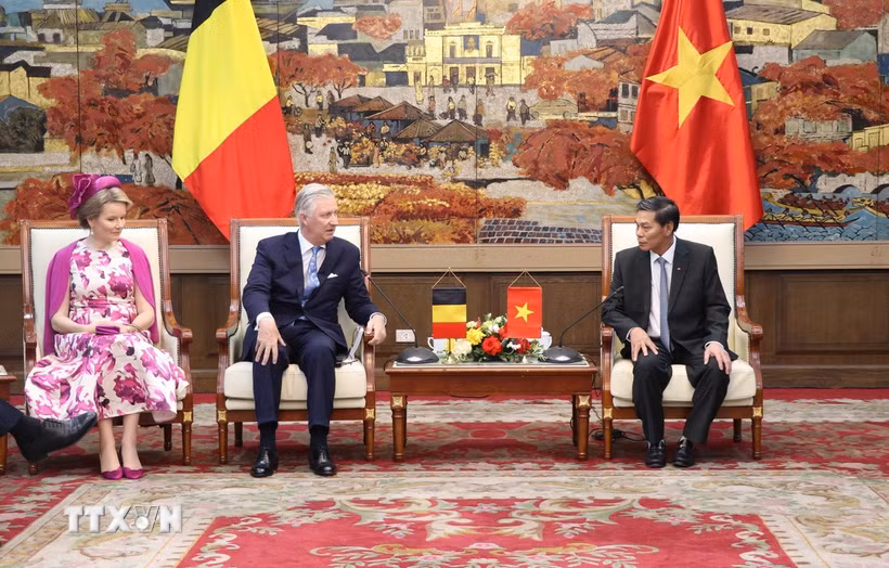 Lãnh đạo thành phố Hải Phòng hội kiến Nhà Vua và Hoàng hậu Vương quốc Bỉ. (Ảnh: Hoàng Ngọc/TTXVN)