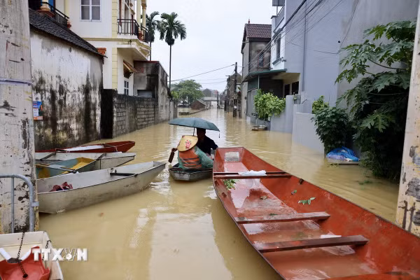 Hà Nội: Nước sông Bùi dâng cao, xã Trần Phú di dời 145 hộ dân đến nơi an toàn