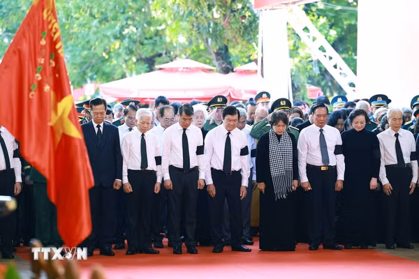 Thủ tướng dự lễ viếng, truy điệu 731 liệt sỹ được quy tập tại công viên Lê Thị Riêng về an táng tại Nghĩa trang liệt sỹ TP Hồ Chí Minh