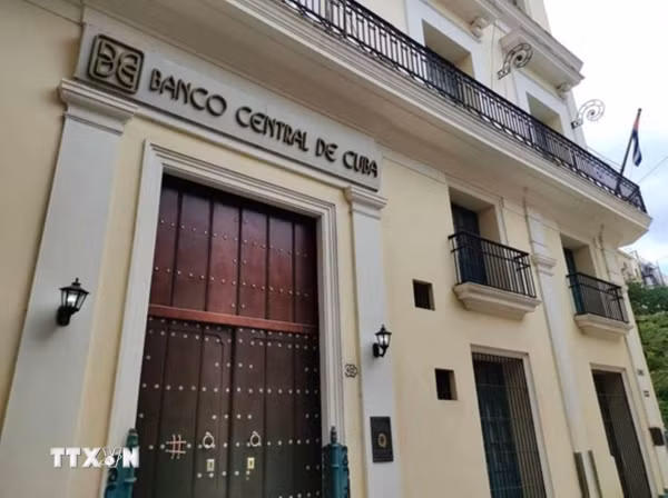 Cuba cải thiện hệ thống ngân hàng để mở rộng dịch vụ