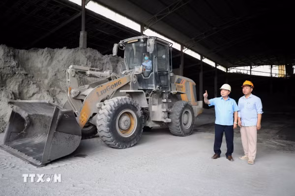 Không thể đánh đồng đảng viên làm giàu chính đáng với trục lợi