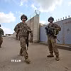 Binh sỹ Mỹ gác tại căn cứ không quân K1 ở tỉnh Kirkuk, miền Bắc Iraq. (Ảnh: France 24/TTXVN)