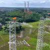Dự án Đường dây truyền tải điện siêu cao áp 500 kV Lào Cai-Vĩnh Yên có tổng chiều dài hơn 229 km, tổng mức đầu tư hơn 7.410 tỷ đồng, đi qua địa bàn 2 tỉnh Phú Thọ và Lào Cai. (Ảnh: Vũ Sinh/TTXVN)