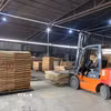 Sản xuất ván ép tại Công ty Cổ phần Xây dựng và Thương mại Thái Hoàng, Khu công nghiệp Nam Quang, xã Vĩnh Tuy, tỉnh Tuyên Quang. (Ảnh: Minh Tâm/TTXVN)