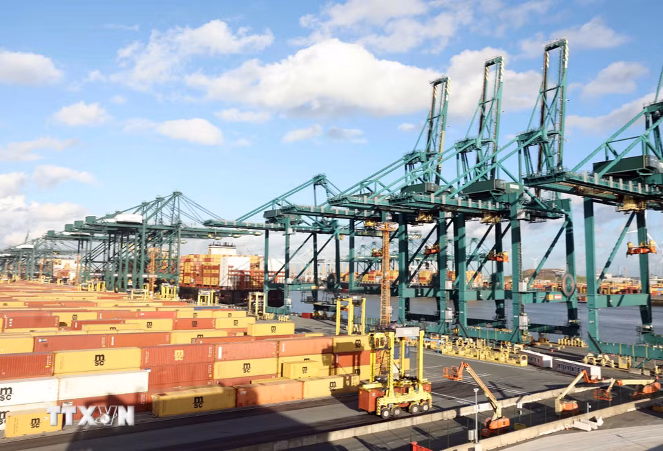 Cảng Antwerp-Bruges là cảng biển lớn thứ hai tại châu Âu. (Ảnh: Thống Nhất/TTXVN)