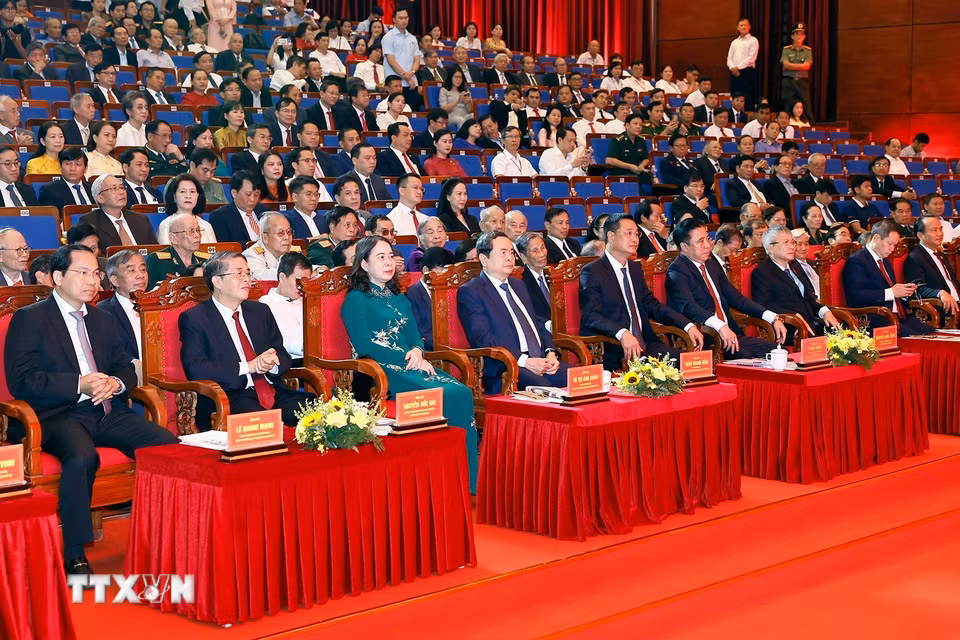 Chủ tịch Quốc hội Trần Thanh Mẫn, Phó Chủ tịch nước Võ Thị Ánh Xuân và đại biểu dự Lễ kỷ niệm. (Ảnh: Doãn Tấn/TTXVN)