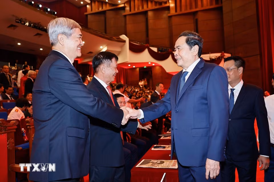Chủ tịch Quốc hội Trần Thanh Mẫn với đại biểu dự Lễ kỷ niệm. (Ảnh: Doãn Tấn/TTXVN)