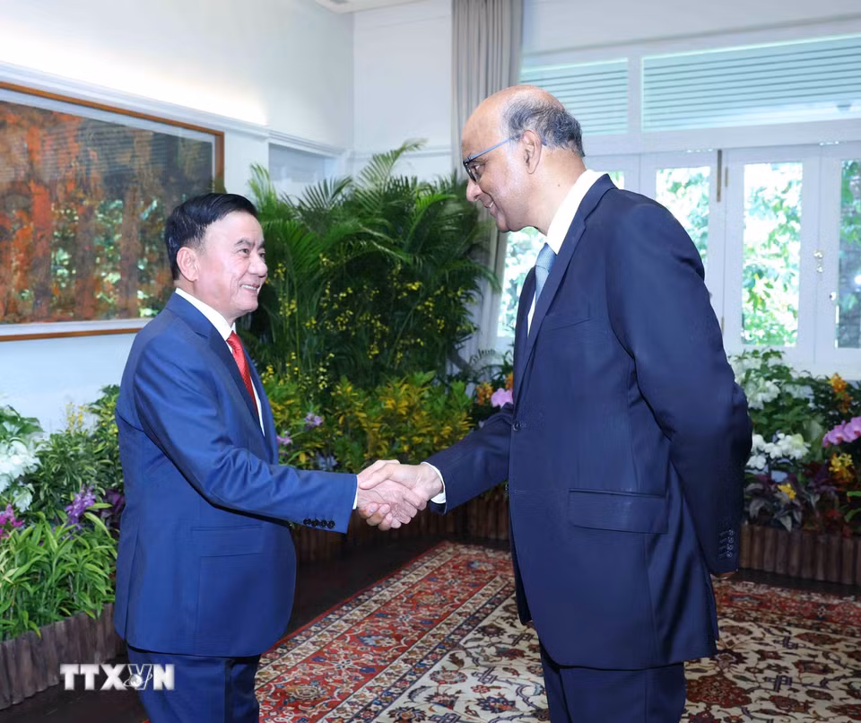 Thường trực Ban Bí thư Trần Cẩm Tú hội kiến Tổng thống Singapore Tharman Shanmugaratnam. (Ảnh: Phương Hoa/TTXVN)