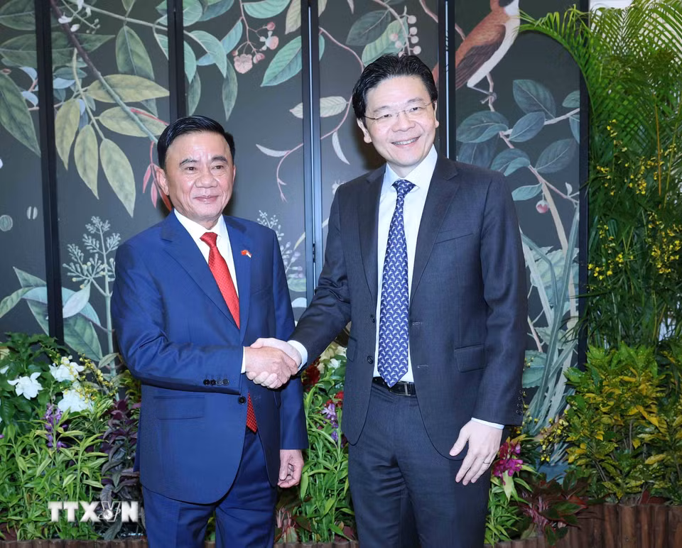 Thường trực Ban Bí thư Trần Cẩm Tú hội kiến Tổng Thư ký Đảng Hành động Nhân dân, Thủ tướng Singapore Lawrence Wong. (Ảnh: Phương Hoa/TTXVN)