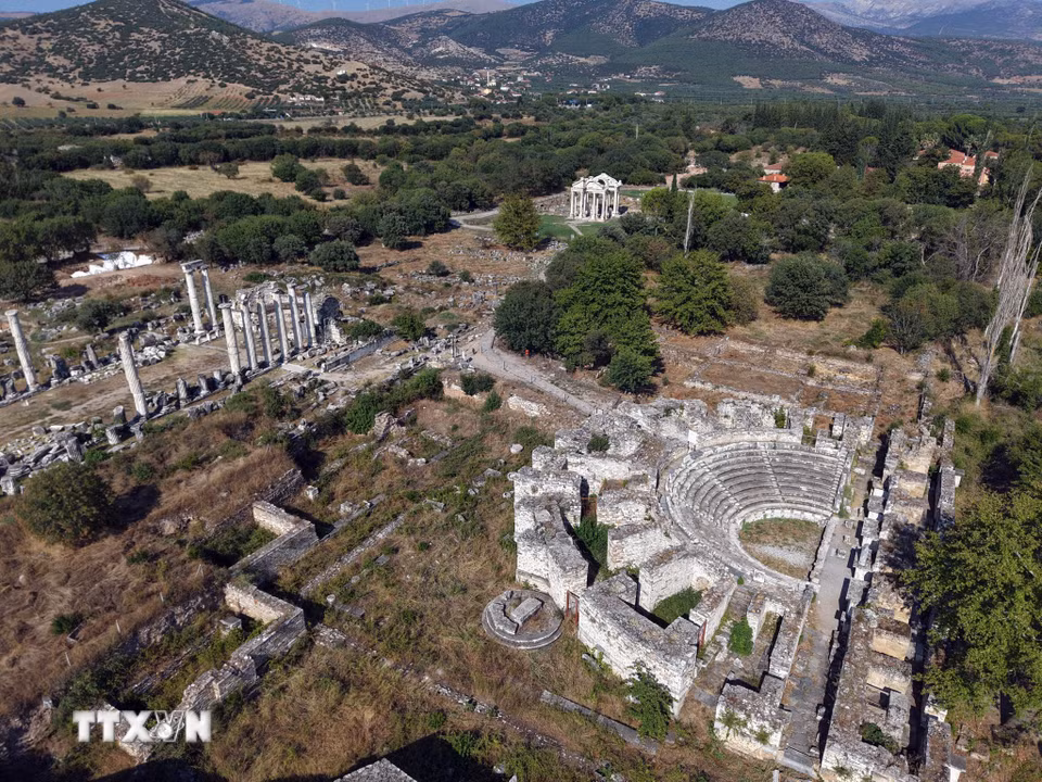 Những tàn tích kiến trúc tại thành phố cổ Aphrodisias, huyện Karacasu, tỉnh Aydin, Thổ Nhĩ Kỳ. (Ảnh: THX/TTXVN phát)