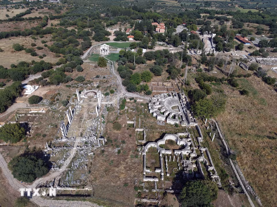 Những tàn tích kiến trúc tại thành phố cổ Aphrodisias, huyện Karacasu, tỉnh Aydin, Thổ Nhĩ Kỳ. (Ảnh: THX/TTXVN phát)