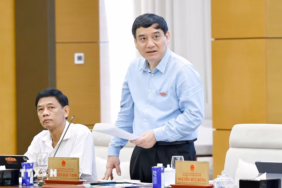 Chủ nhiệm Ủy ban Văn hóa và Xã hội của Quốc hội Nguyễn Đắc Vinh phát biểu. (Ảnh: Doãn Tấn/TTXVN)