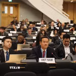 Đại sứ Mai Phan Dũng (ngồi bên phải) phát biểu trong phiên thảo luận chung tại khóa họp lần thứ 63 của Hội đồng Nhân quyền Liên hợp quốc. (Ảnh: Anh Hiển/TTXVN)
