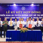 Lễ ký kết hợp đồng chìa khóa trao tay giữa Ban Quản lý đường sắt đô thị Hà Nội và Liên danh Vinhomes – SGC. (Ảnh: TTXVN phát)