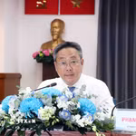 Ông Phạm Dứt Điểm, Giám đốc Sở Ngoại vụ Thành phố Hồ Chí Minh, thông tin về sự kiện Đối thoại Hữu nghị Thành phố Hồ Chí Minh lần thứ 3 năm 2026. (Ảnh: Xuân Khu/TTXVN)