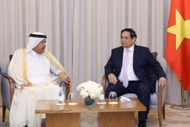 Thủ tướng Phạm Minh Chính tiếp đoàn doanh nghiệp do ông Sheikh Faisal bin Qassim Al Thani, Chủ tịch Hiệp hội Doanh nghiệp Qatar (QBA) dẫn đầu. (Ảnh: Dương Giang/TTXVN)