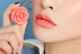 3CE lại đốn tim chị em bằng son dưỡng Pot Lip hình hoa hồng