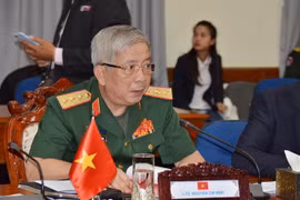 Thượng tướng Nguyễn Chí Vịnh, Ủy viên Trung ương Đảng, Ủy viên Thường vụ Quân ủy Trung ương, Thứ trưởng Bộ Quốc phòng, Trưởng đoàn Việt Nam phát biểu tại cuộc đối thoại. (Ảnh: TTXVN)