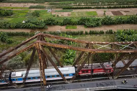 Tàu khách Hà Nội-Hải Phòng khai thác trở lại sau 2 tháng nghỉ dịch