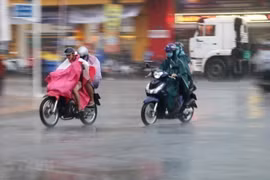 Từ 16/4, Bắc Bộ và Bắc Trung Bộ mưa dông nhiều nơi, trời chuyển lạnh