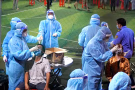 Trưa 27/6: Thêm 76 ca mắc mới, TP.HCM tiếp tục chiếm đa số với 65 ca