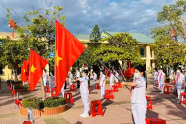 Học sinh nhiều địa phương chào đón năm học mới theo hình thức đặc biệt