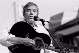 Nhạc sỹ kiêm ca sỹ nhạc đồng quê Tom T. Hall. (Nguồn: tennessean.com)