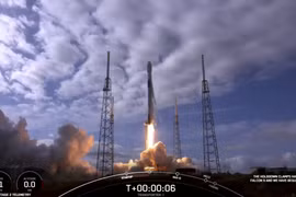 Các đối thủ cạnh tranh cảnh báo nguy cơ SpaceX “độc chiếm” không gian