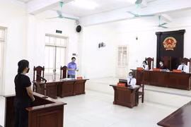 12 tháng tù giam với chủ quán karaoke chống đối lực lượng phòng dịch