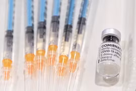 Pfizer/BioNTech nâng mục tiêu sản suất vaccine trong năm 2021