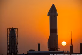 SpaceX thử nghiệm hạ cánh thành công tàu vũ trụ con thoi Starship 