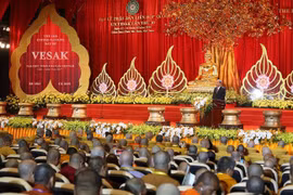 Phó Thủ tướng Thường trực Chính phủ Trương Hòa Bình phát biểu, chúc mừng thành công Đại lễ Vesak 2019. (Ảnh: Dương Giang/TTXVN)
